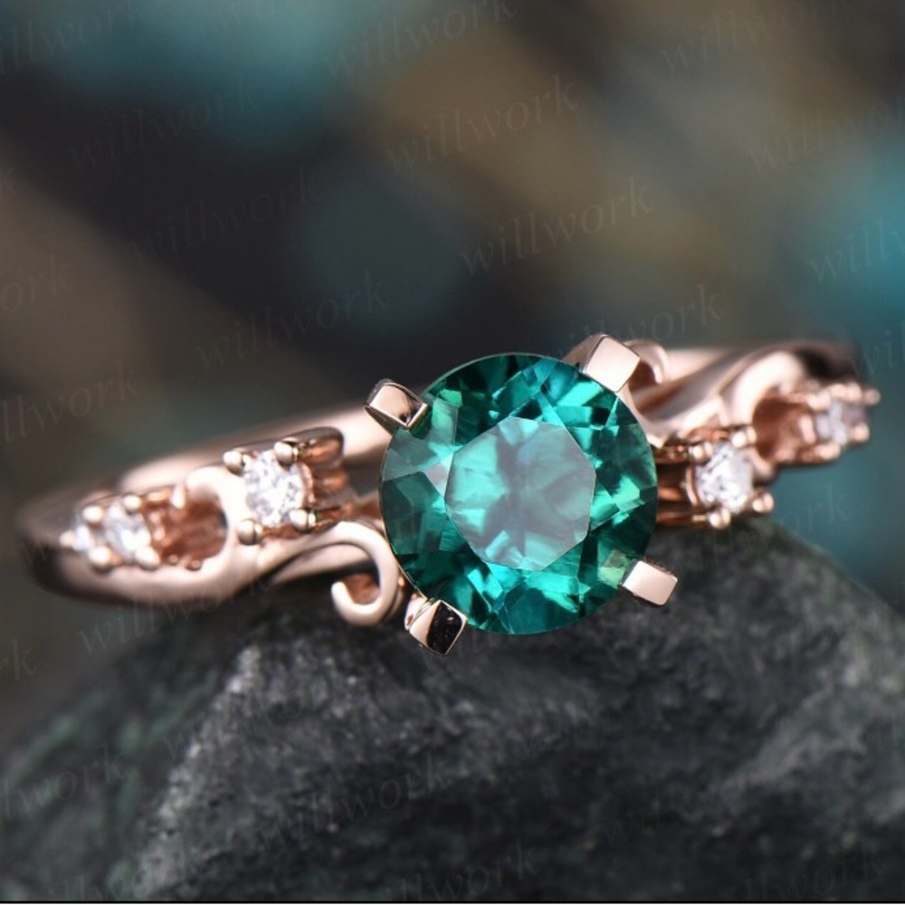 Gorgeous Rose Gold Emerald Ring